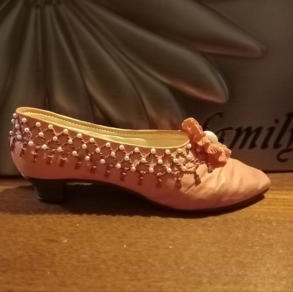 Just The Right Shoe Tassels 25090 Raine Willitts Designs Mini Collector Piece - Picture 3 of 6